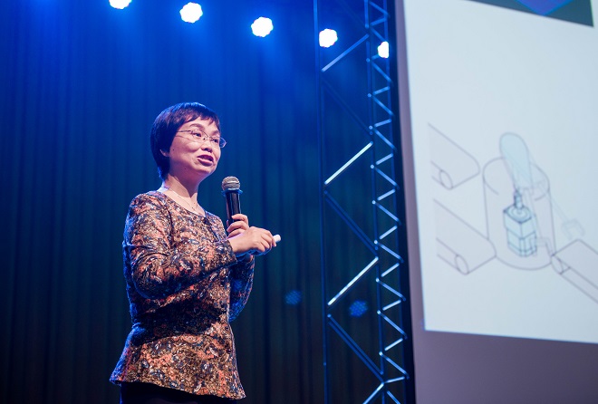 张秋菊教授作报告